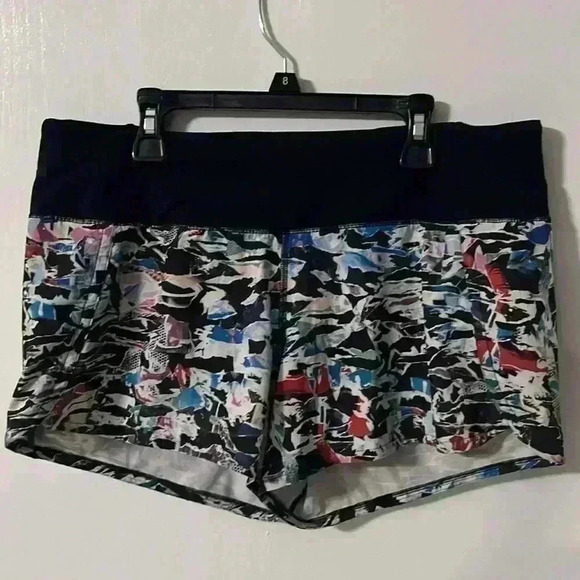 Lululemon women’s short - Picture 6 of 14